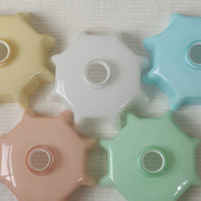 Lustre suspendu traditionnel français en laiton, verre, fer, rond, plié, 1 lumière pour chevet 