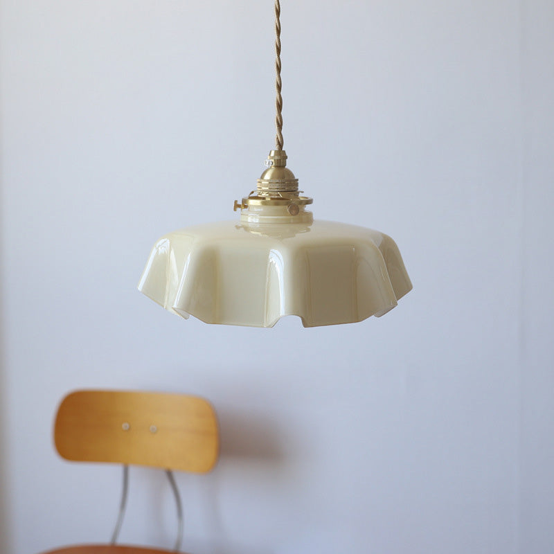 Lustre suspendu traditionnel français en laiton, verre, fer, rond, plié, 1 lumière pour chevet 