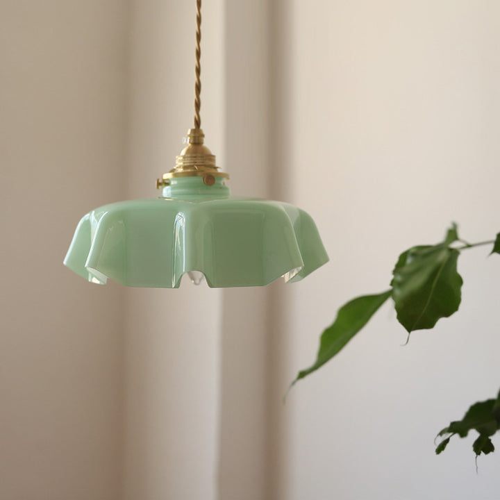 Lustre suspendu traditionnel français en laiton, verre, fer, rond, plié, 1 lumière pour chevet 