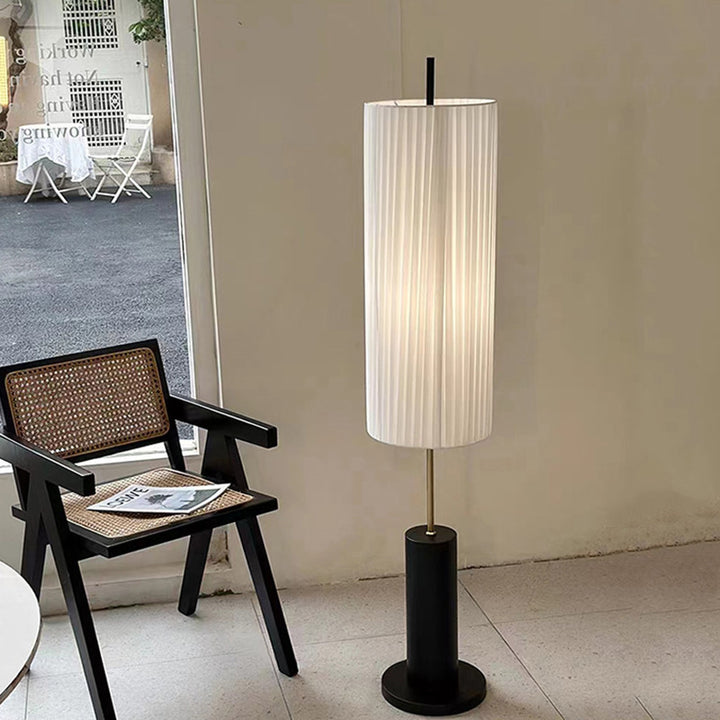 Traditionelle japanische 1-flammige Stehlampe aus Eisengewebe mit Zylinderfalten für Wohnzimmer 