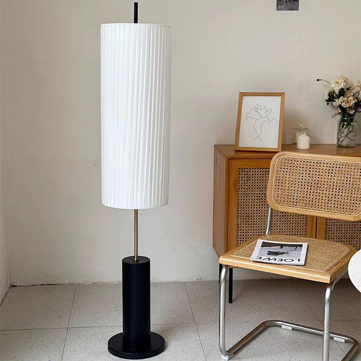 Traditionelle japanische 1-flammige Stehlampe aus Eisengewebe mit Zylinderfalten für Wohnzimmer 