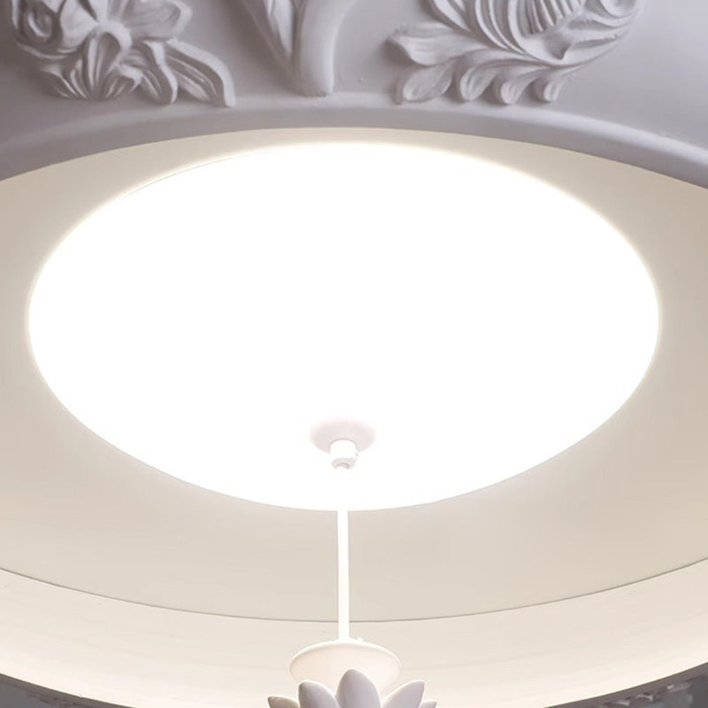 Traditionelle französische runde geschnitzte LED-Kronleuchter aus Kunstharzglas für Esszimmer 