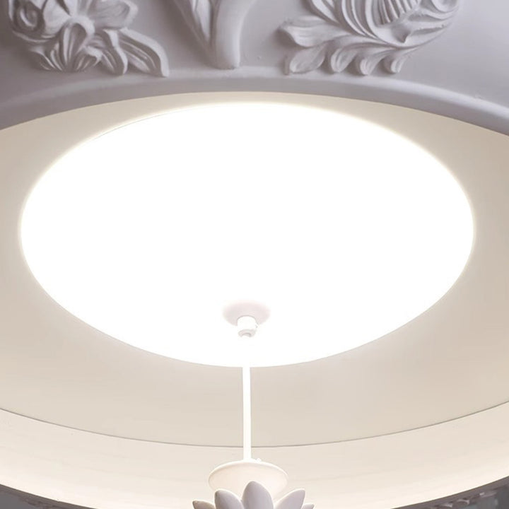 Traditionelle französische runde geschnitzte LED-Kronleuchter aus Kunstharzglas für Esszimmer 