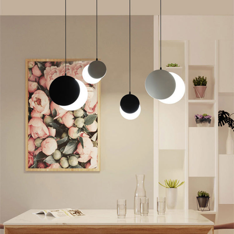 Moderne minimalistische Eisen Acryl Runde überlagern drehbare LED Pendelleuchte für Nachttisch 