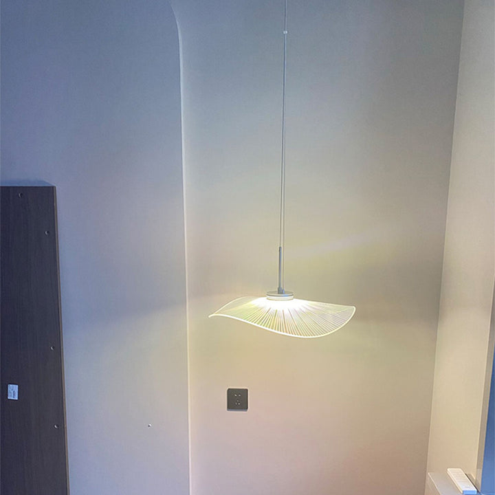 Lustre suspendu LED en feuille de lotus en aluminium acrylique nordique contemporain pour chambre à coucher 