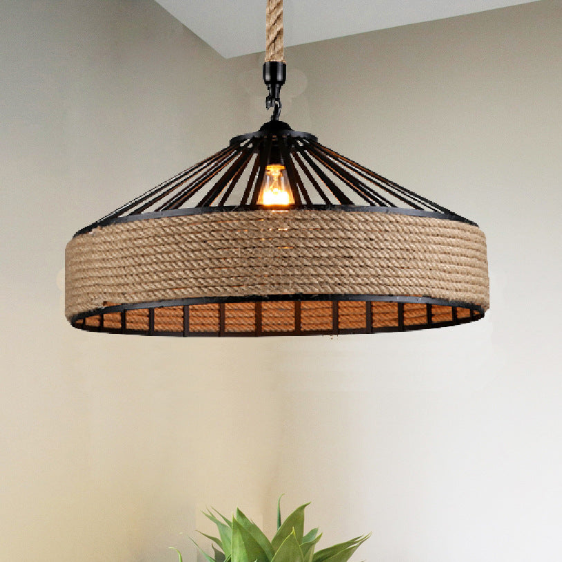 Suspension contemporaine industrielle en fer avec corde de chanvre ronde conique à 1 lumière pour salle à manger 
