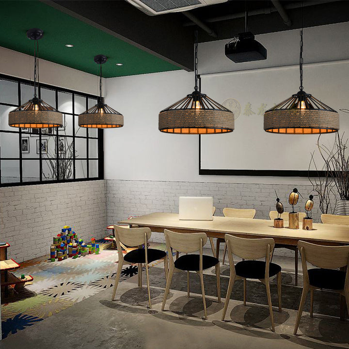 Suspension contemporaine industrielle en fer avec corde de chanvre ronde conique à 1 lumière pour salle à manger 