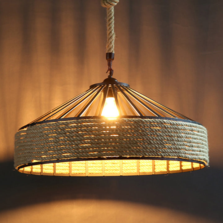 Suspension contemporaine industrielle en fer avec corde de chanvre ronde conique à 1 lumière pour salle à manger 
