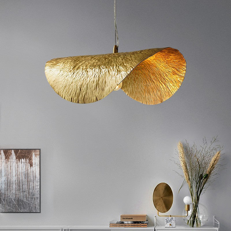 Suspension moderne en laiton à chapeau feuille de lotus symétrique à 1 lumière pour salon 
