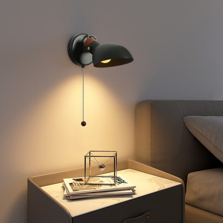 Aplique de pared de 1 luz con interruptor de cable giratorio de metal y madera redondo nórdico contemporáneo para mesita de noche 