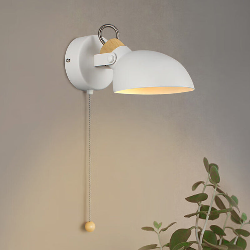 Aplique de pared de 1 luz con interruptor de cable giratorio de metal y madera redondo nórdico contemporáneo para mesita de noche 