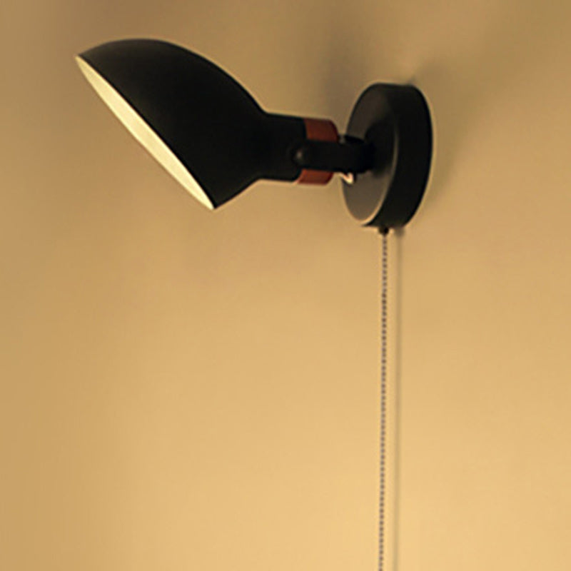 Aplique de pared de 1 luz con interruptor de cable giratorio de metal y madera redondo nórdico contemporáneo para mesita de noche 