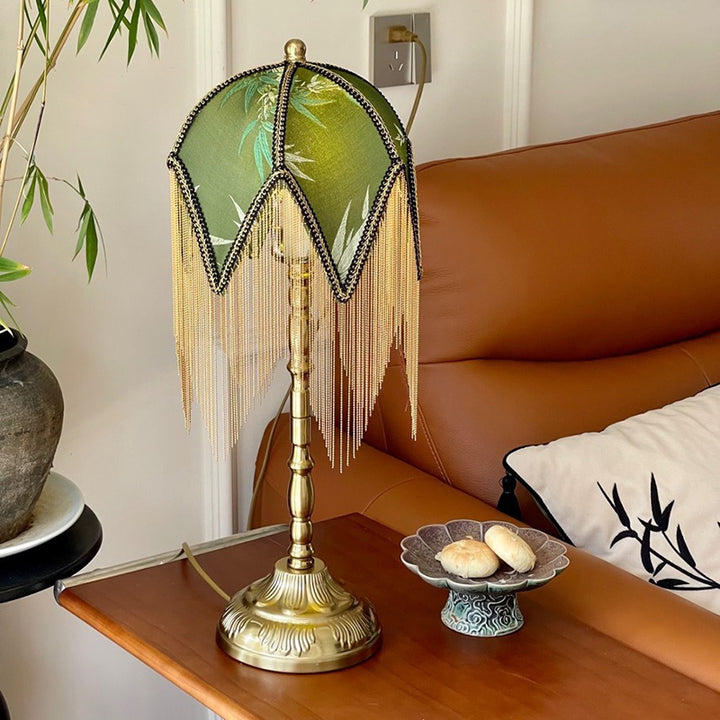 Lampe de table à 1 lumière avec abat-jour en tissu vintage traditionnel, frange en fer et feuille de bambou triangle pour chevet 