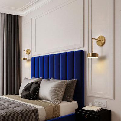 Applique murale LED rotative ronde en acrylique et cuivre de style moderne mi-siècle pour chevet 