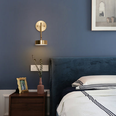 Applique murale LED rotative ronde en acrylique et cuivre de style moderne mi-siècle pour chevet 