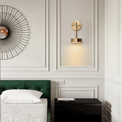 Applique murale LED rotative ronde en acrylique et cuivre de style moderne mi-siècle pour chevet 