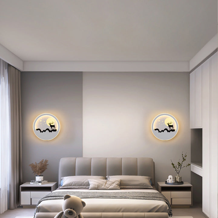 Aplique de pared LED contemporáneo nórdico de hierro acrílico sílice redondo luna ciervo árbol de pino para cabecera 