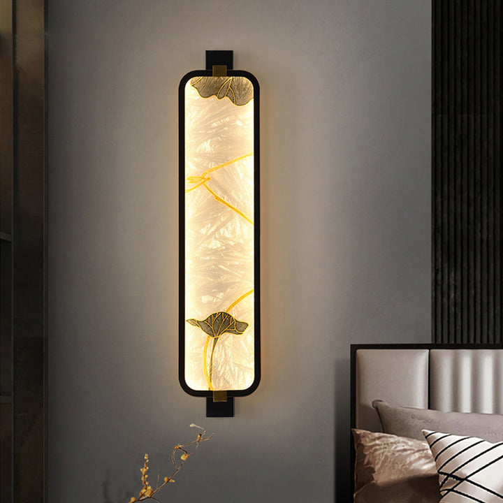 Aplique de pared LED de esmalte rectangular de hierro, latón y vidrio chino tradicional para mesita de noche 