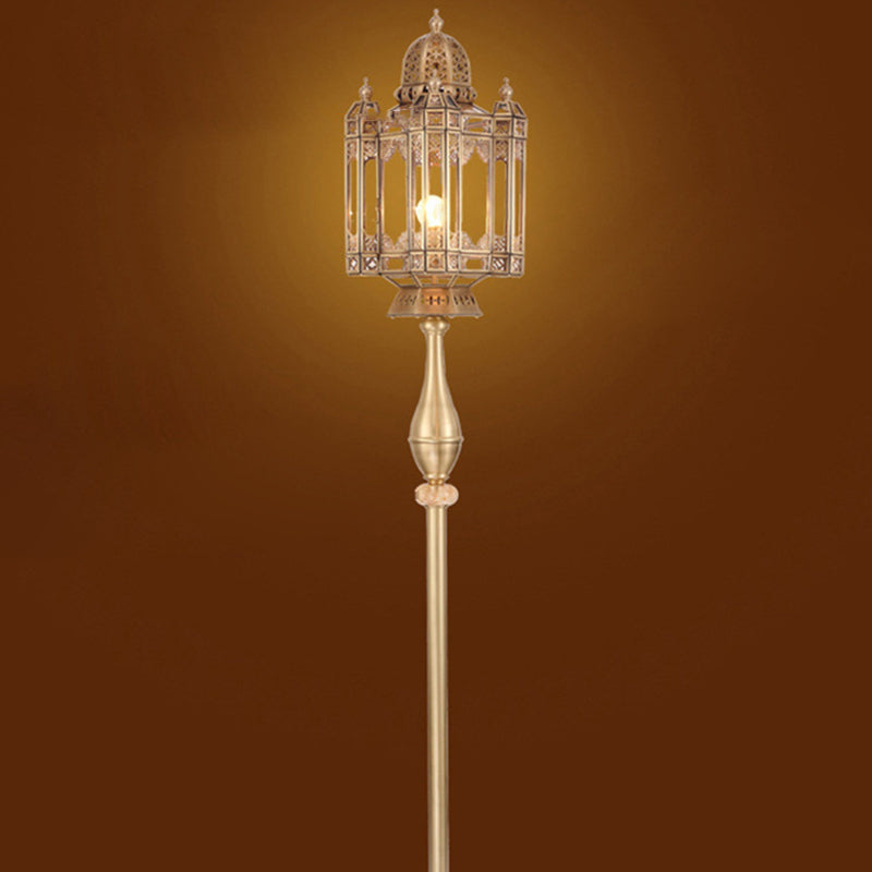 Lanterne en laiton traditionnelle européenne avec dôme en verre et cylindre, sculpture ajourée, lampe sur pied 1 lumière pour salon 
