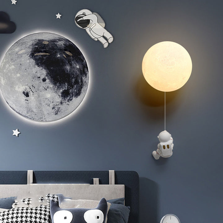 Zeitgenössische Nordic Kinder Harz Glas Ball Astronaut Lunar Planet 1-Licht Wand Leuchte Lampe Für Nacht 