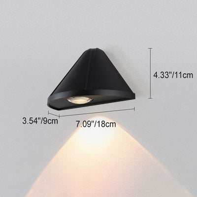 Applique murale LED triangulaire en aluminium étanche de simplicité moderne pour patio extérieur 