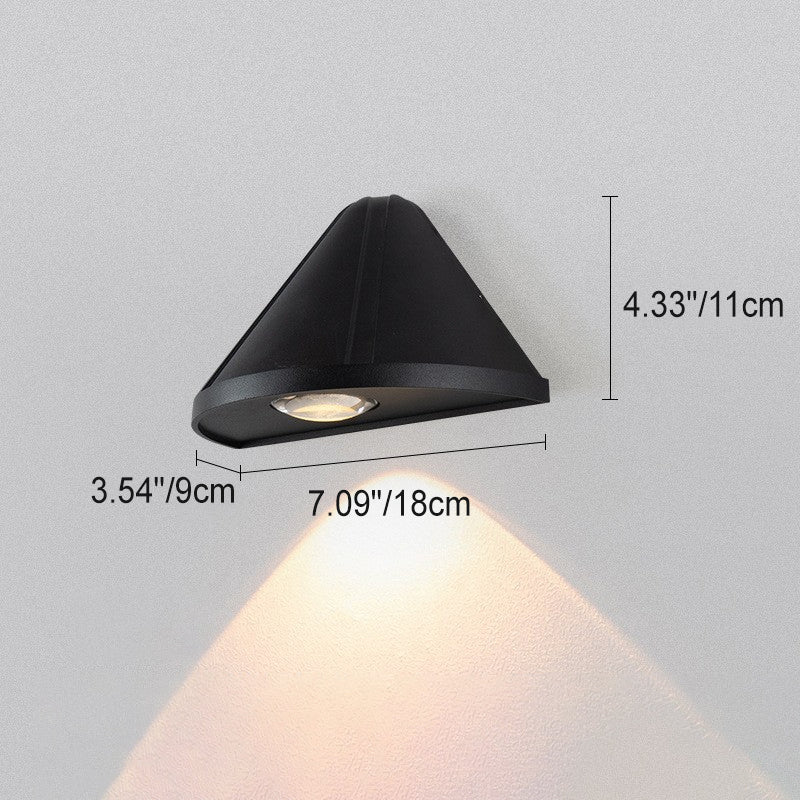 Applique murale LED triangulaire en aluminium étanche de simplicité moderne pour patio extérieur 