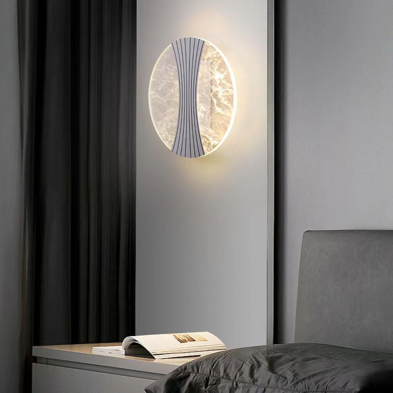 Applique murale LED en métal acrylique rond contemporain de luxe avec colonne en feuille de fil pour chevet 