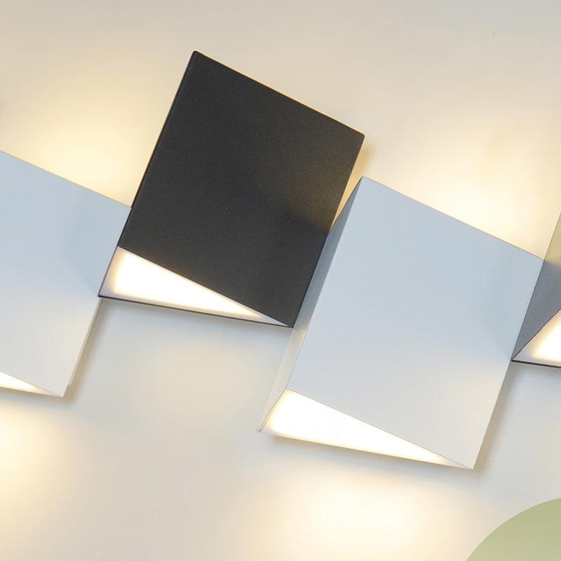 مصباح حائط LED مدمج بتصميم مربع من الحديد والأكريليك بأسلوب حديث وبسيط لغرفة المعيشة 