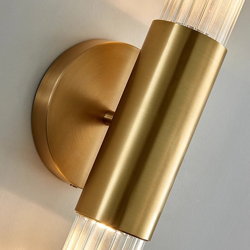 Zeitgenössische nordische Aluminium-Kupfer-Glasstreifen-2-Licht-Wandleuchterlampe für den Flur 