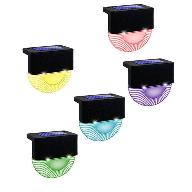 مصباح حائط LED على شكل نصف دائري مقاوم للماء يعمل بالطاقة الشمسية مصنوع من ABS وPS بتصميم بسيط حديث للفناء الخارجي 
