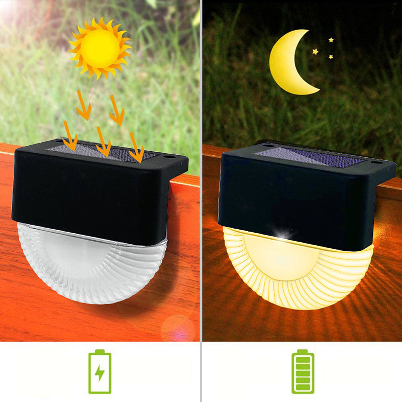 مصباح حائط LED على شكل نصف دائري مقاوم للماء يعمل بالطاقة الشمسية مصنوع من ABS وPS بتصميم بسيط حديث للفناء الخارجي 