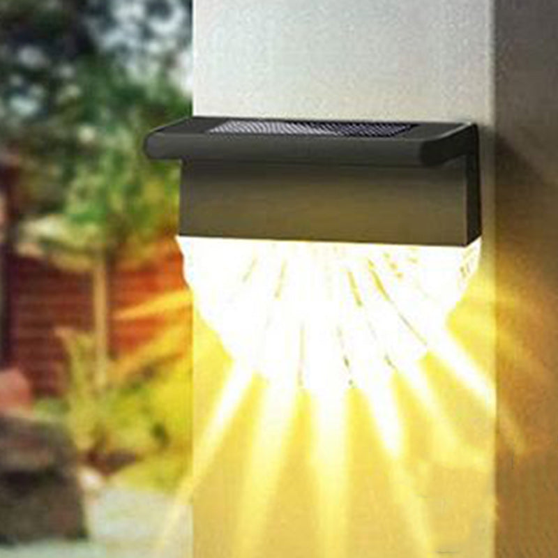 مصباح حائط LED على شكل نصف دائري مقاوم للماء يعمل بالطاقة الشمسية مصنوع من ABS وPS بتصميم بسيط حديث للفناء الخارجي 