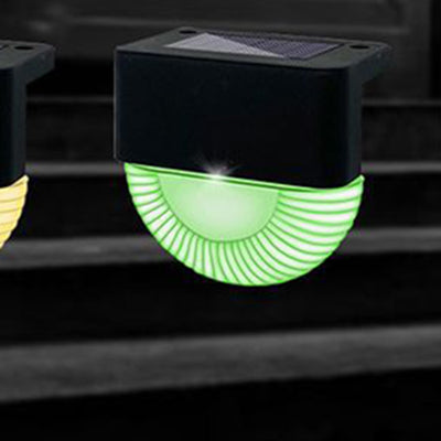 مصباح حائط LED على شكل نصف دائري مقاوم للماء يعمل بالطاقة الشمسية مصنوع من ABS وPS بتصميم بسيط حديث للفناء الخارجي 