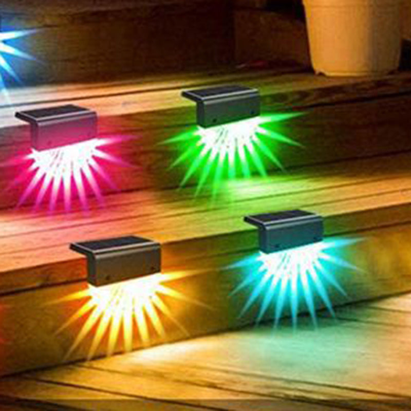 مصباح حائط LED على شكل نصف دائري مقاوم للماء يعمل بالطاقة الشمسية مصنوع من ABS وPS بتصميم بسيط حديث للفناء الخارجي 