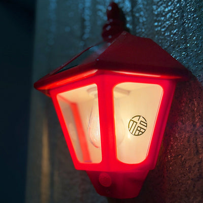 مصباح حائط LED مقاوم للماء ABS على شكل منارة شمسية عصرية ريترو للفناء الخارجي 