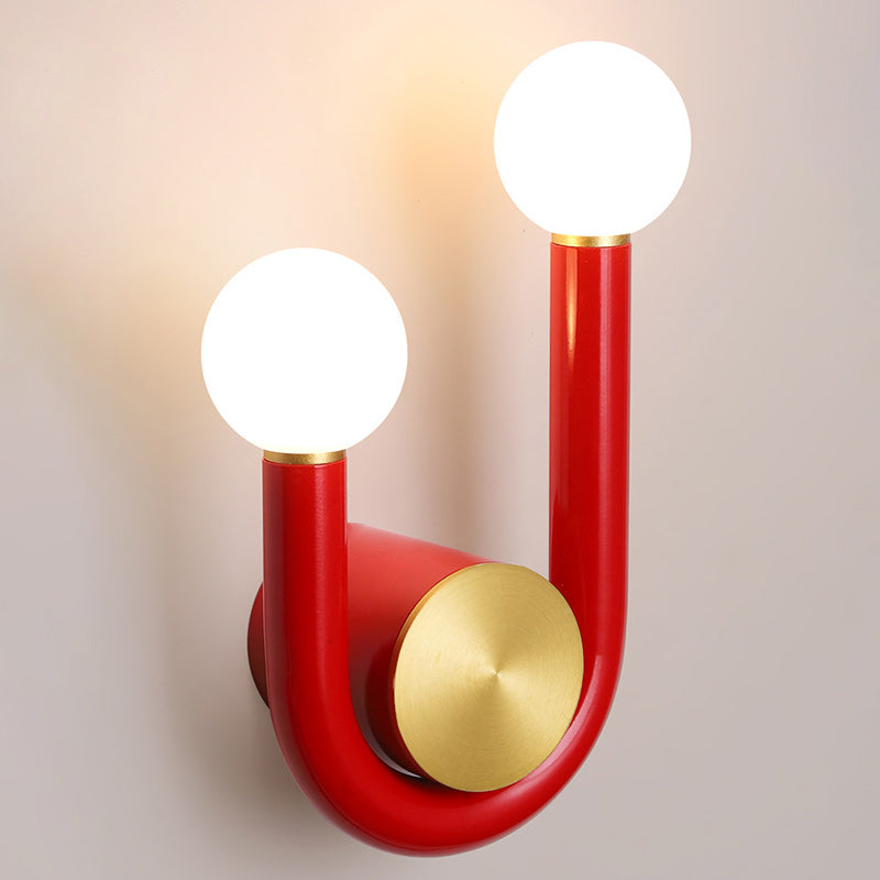Applique murale LED en forme de U courbée en fer créatif contemporain en aluminium et acrylique pour chevet 