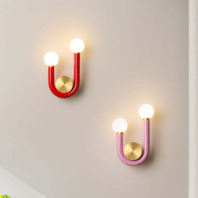 Applique murale LED en forme de U courbée en fer créatif contemporain en aluminium et acrylique pour chevet 