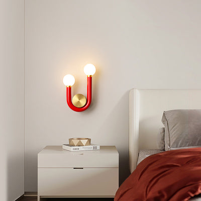 Applique murale LED en forme de U courbée en fer créatif contemporain en aluminium et acrylique pour chevet 