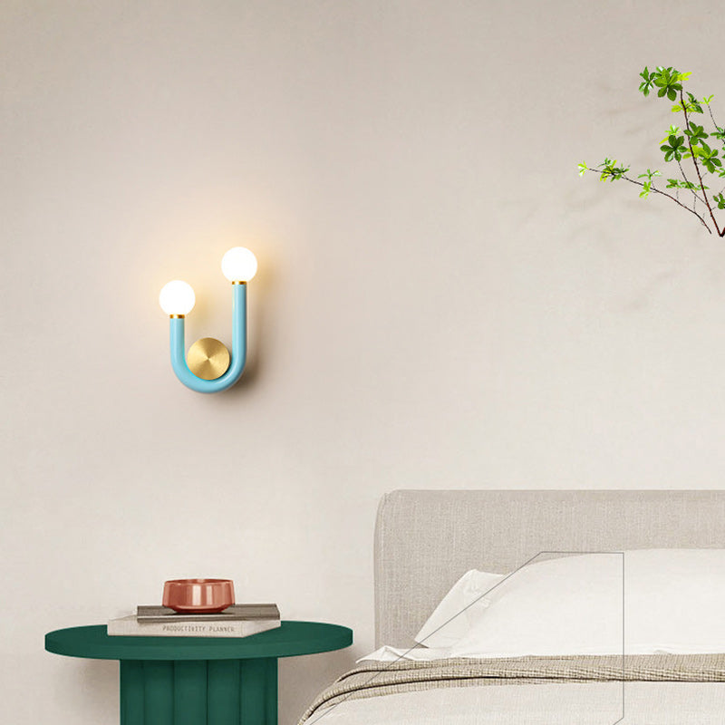 Applique murale LED en forme de U courbée en fer créatif contemporain en aluminium et acrylique pour chevet 