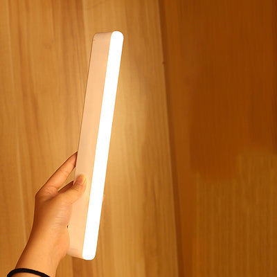 مصباح حائط LED مستطيل بشريط بلاستيكي قابل لإعادة الشحن بتصميم حديث وبسيط مع شفط مغناطيسي، إضاءة ليلية للدراسة 