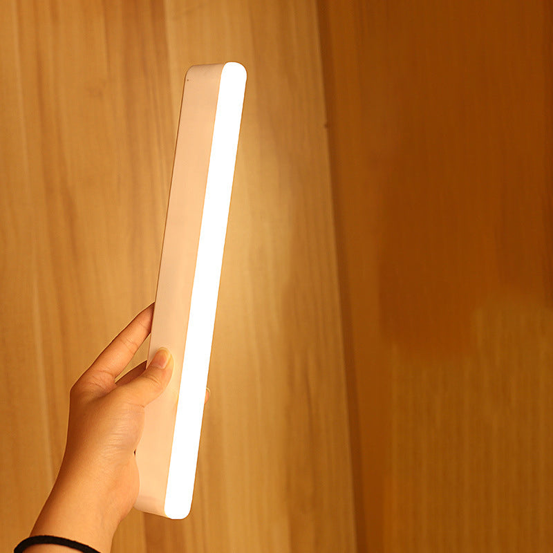 مصباح حائط LED مستطيل بشريط بلاستيكي قابل لإعادة الشحن بتصميم حديث وبسيط مع شفط مغناطيسي، إضاءة ليلية للدراسة 