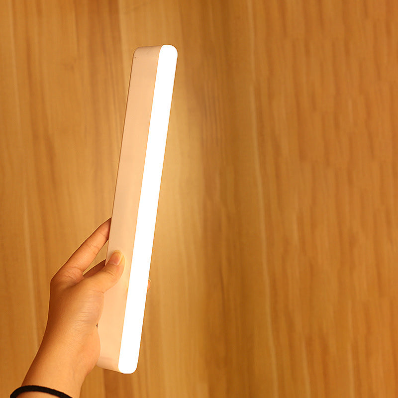 مصباح حائط LED مستطيل بشريط بلاستيكي قابل لإعادة الشحن بتصميم حديث وبسيط مع شفط مغناطيسي، إضاءة ليلية للدراسة 