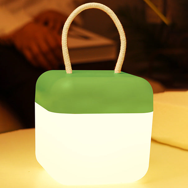 Éclairage paysager LED cylindrique portable rechargeable en ABS de simplicité moderne pour le jardin 
