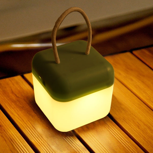 Éclairage paysager LED cylindrique portable rechargeable en ABS de simplicité moderne pour le jardin 