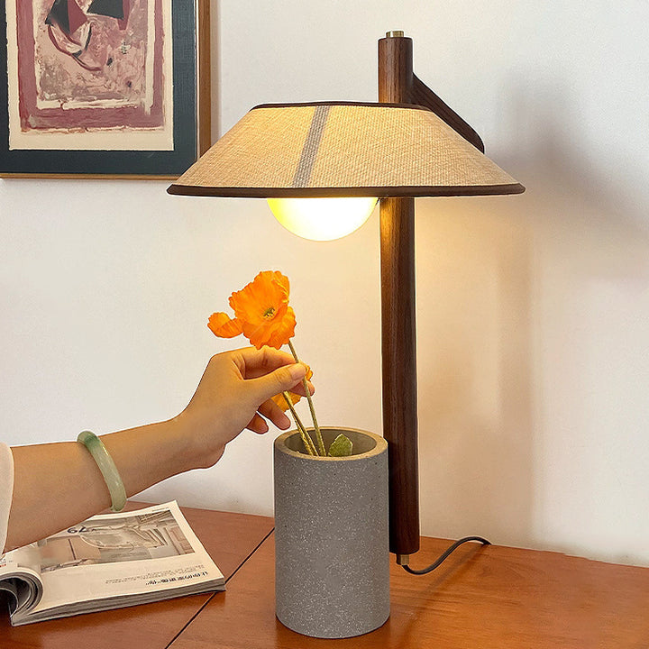 Lampe de table 1 lumière avec vase cylindrique conique en ciment, tissu en bois de frêne vintage traditionnel pour chambre à coucher 