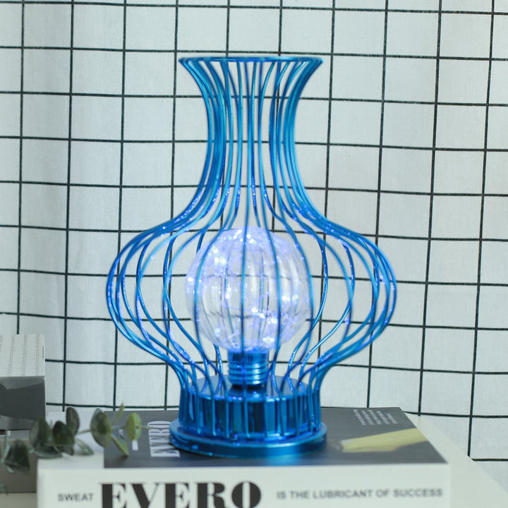 Lampe de table LED en forme de vase creux à batterie en fer nordique contemporain pour chambre à coucher 