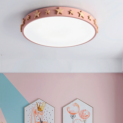Zeitgenössische skandinavische Eisen-Holz-Acryl-runde Stern-LED-Unterputz-Deckenleuchte für Schlafzimmer 