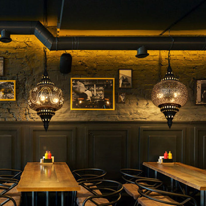 Suspension moderne bohème elliptique en fer ajouré à 1 lumière pour salle à manger 
