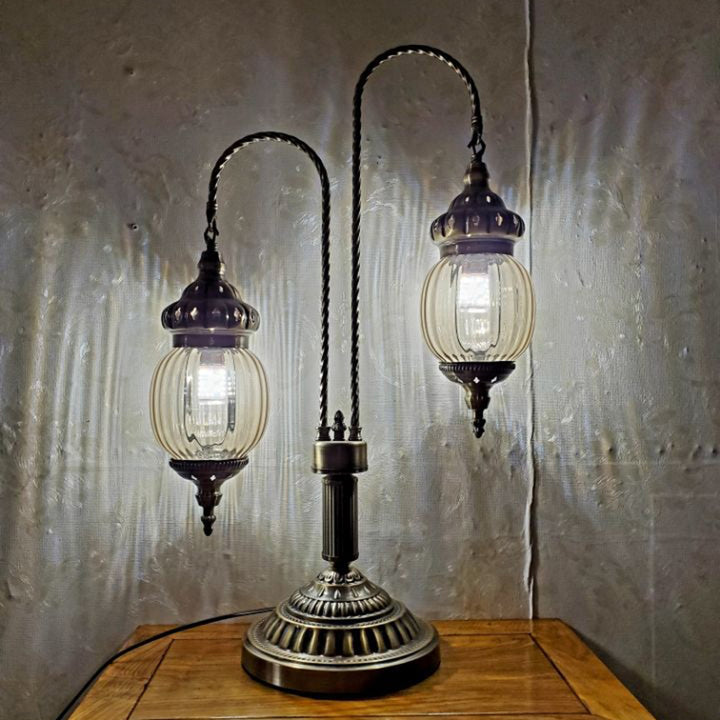 Lámpara de mesa tradicional vintage de hierro y vidrio con globo de 2 luces para comedor 