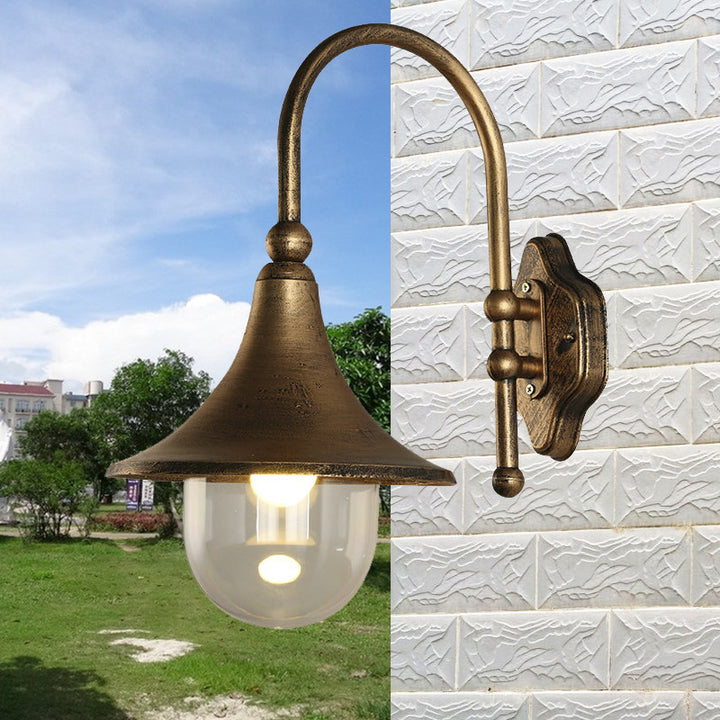 Zeitgenössische industrielle wasserdichte Aluminium-PVC-Kegel-Horn 1-Licht-Wandleuchte für Außenpatio 
